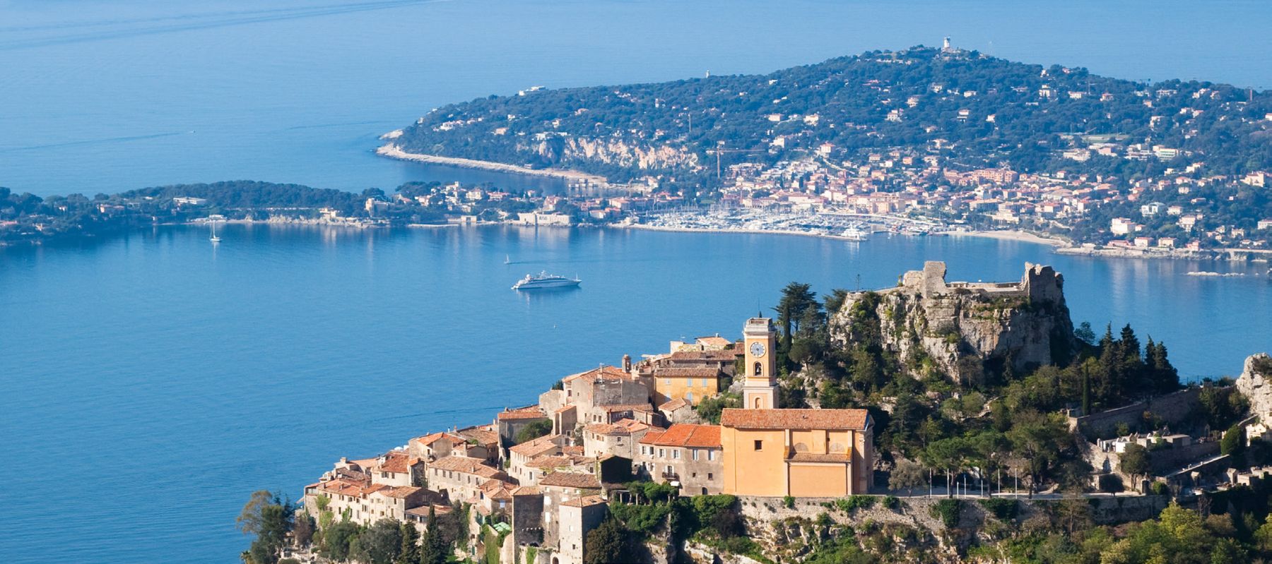 Le village d’Èze et la baie de Saint-Jean-Cap-Ferrat